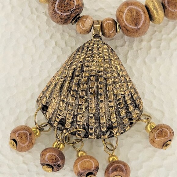 Wooden Round Beads with Shell Shape Pendant Necklace and Earrings Set - Picture 2 of 11